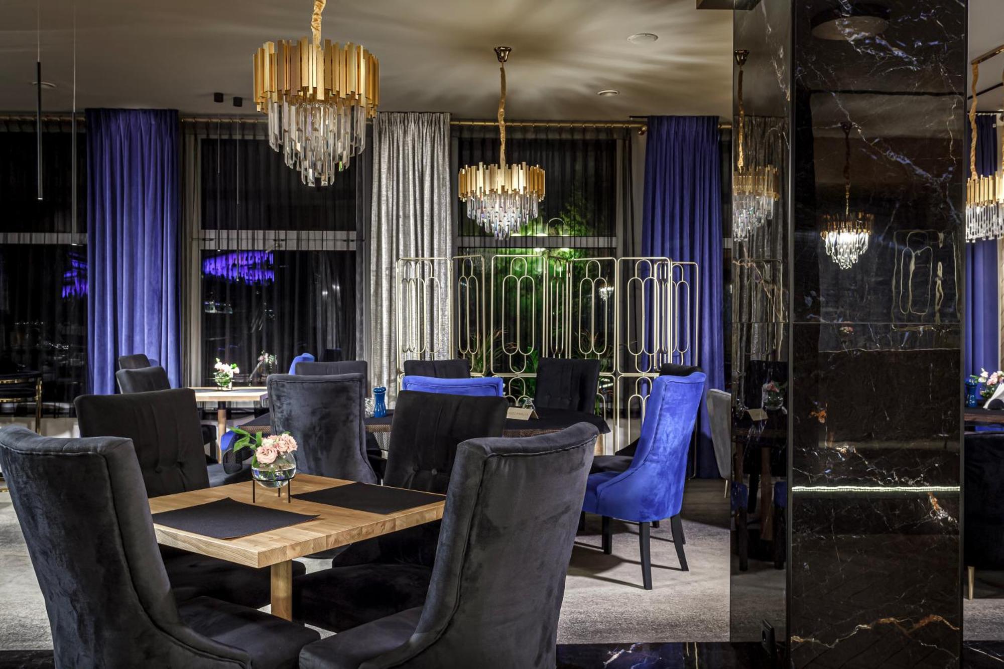 Hotel Cristal Park Tarnow Bagian luar foto