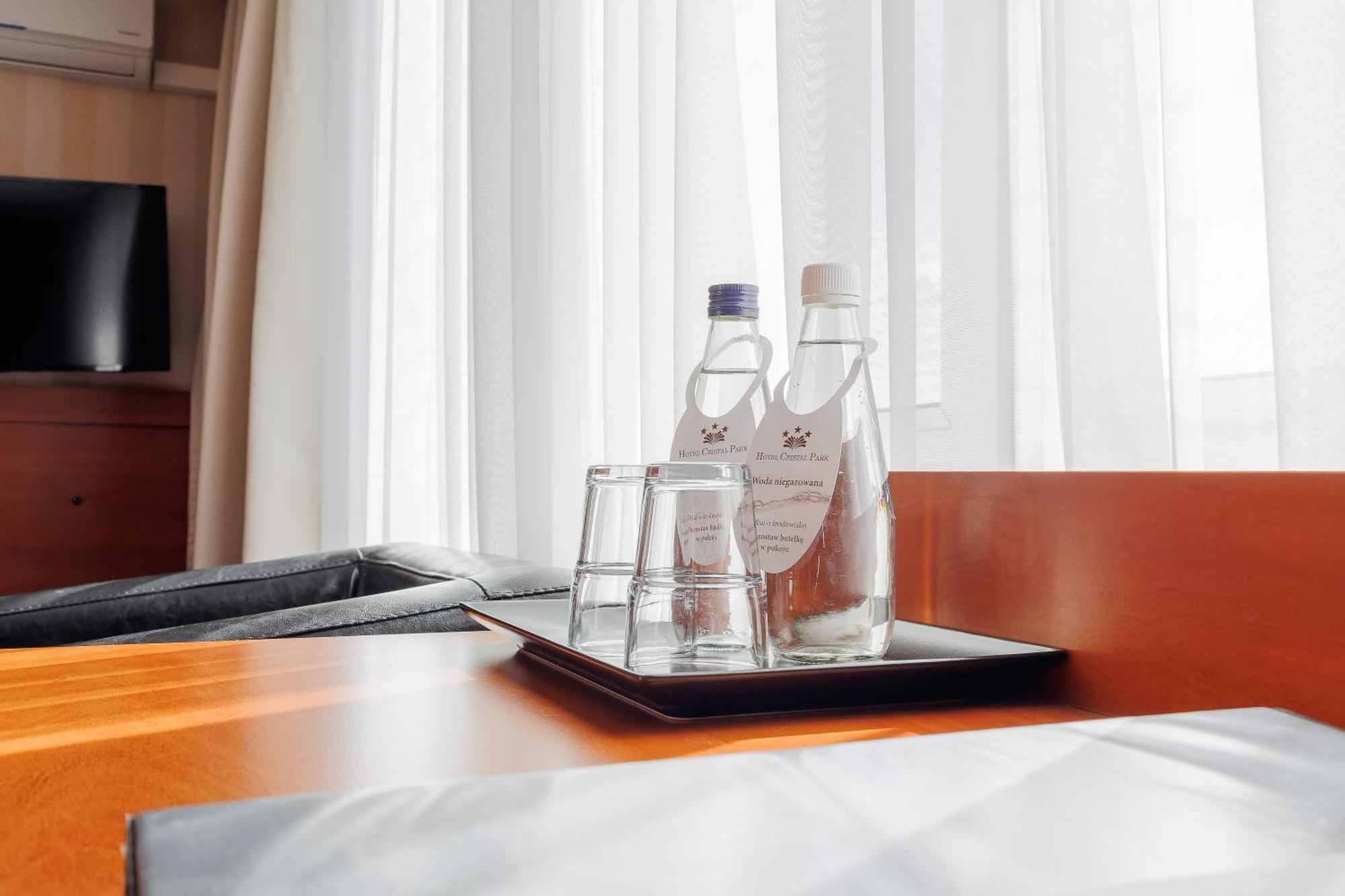 Hotel Cristal Park Tarnow Bagian luar foto