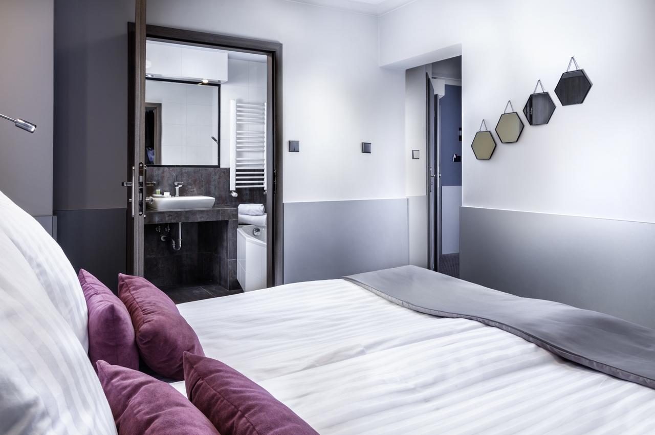 Hotel Cristal Park Tarnow Bagian luar foto